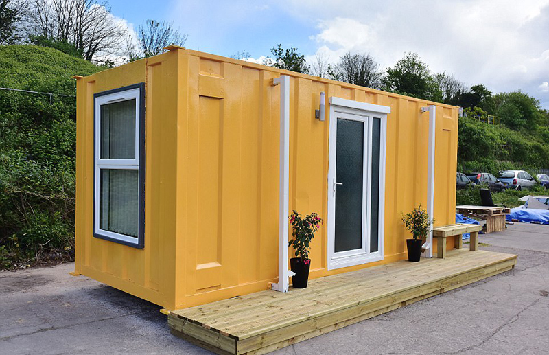 集裝箱也能當(dāng)住宅？英國(guó)企業(yè)家創(chuàng)新改造，為流浪漢提供溫暖家園