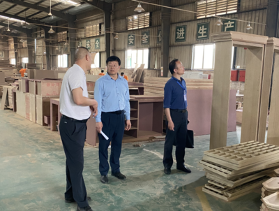 清遠(yuǎn)高新區(qū)“五一”節(jié)前安全生產(chǎn)（消防安全）大行動 聚焦建筑裝飾材料生產(chǎn)領(lǐng)域，筑牢安全防線